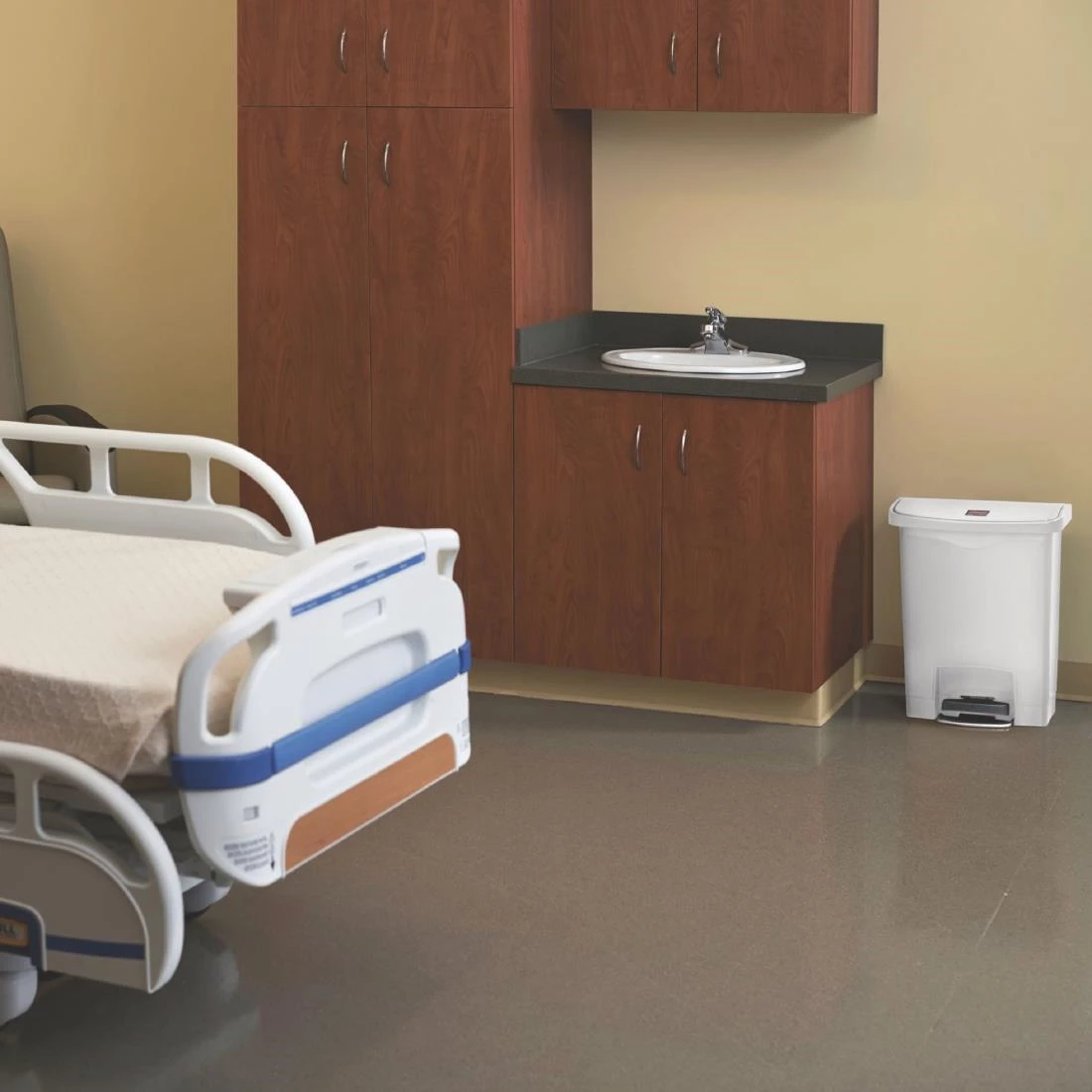 Cheap ⭐ Rubbermaid Slim Jim Step On Bin Front Pedal 30Ltr White 😀 3 Cheap ⭐ Rubbermaid Slim Jim Step On Bin Front Pedal 30Ltr White 😀 - Image 3