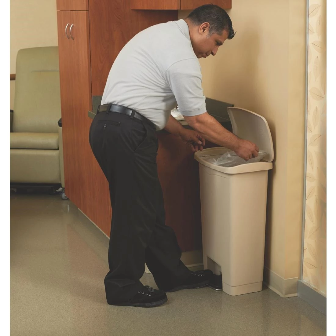 Cheap 💯 Rubbermaid Slim Jim Step On Front Pedal Beige 50Ltr 😀 8 Cheap 💯 Rubbermaid Slim Jim Step On Front Pedal Beige 50Ltr 😀 - Image 8