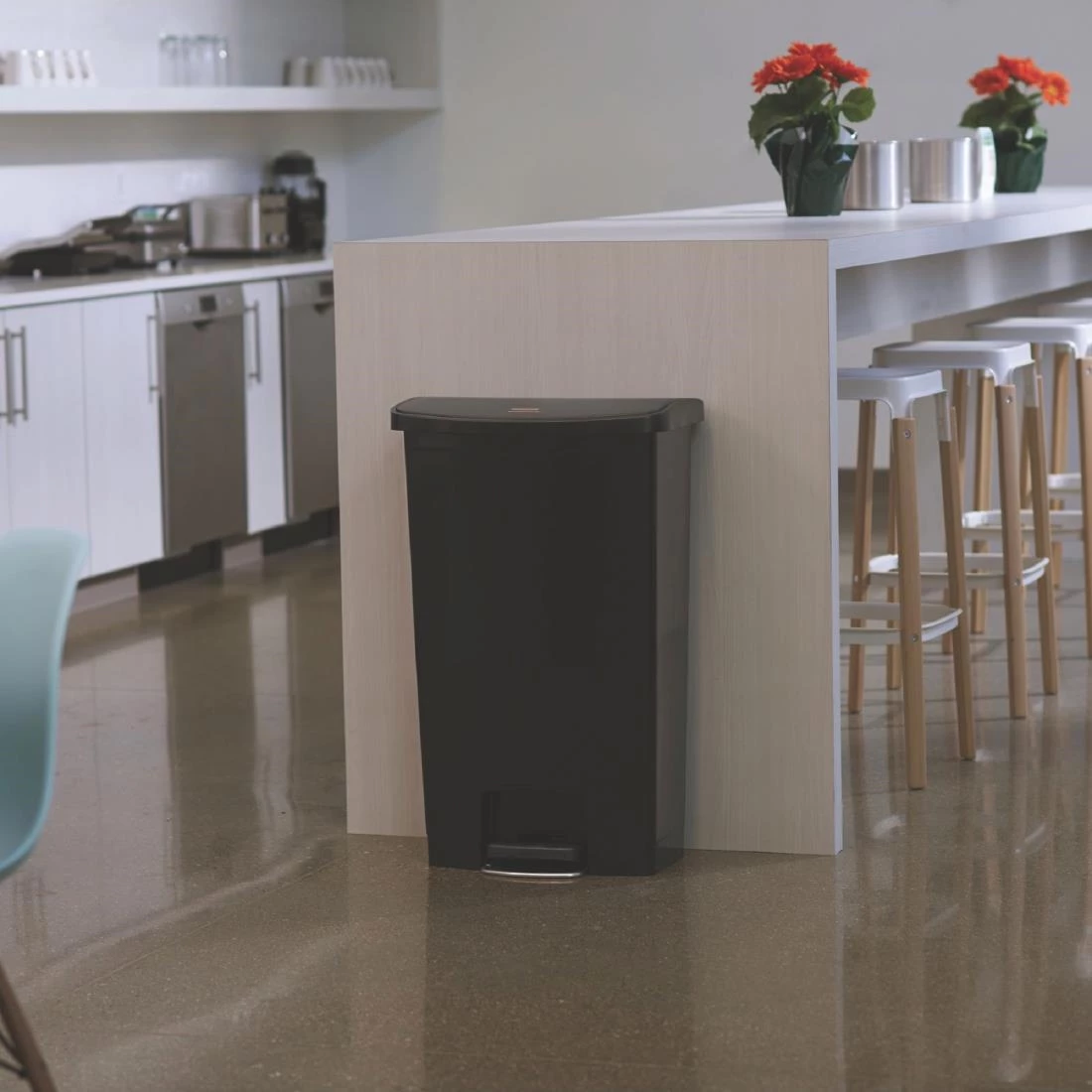 Wholesale 😉 Rubbermaid Slim Jim Step On Front Pedal Black 68Ltr 👏 6 Wholesale 😉 Rubbermaid Slim Jim Step On Front Pedal Black 68Ltr 👏 - Image 6